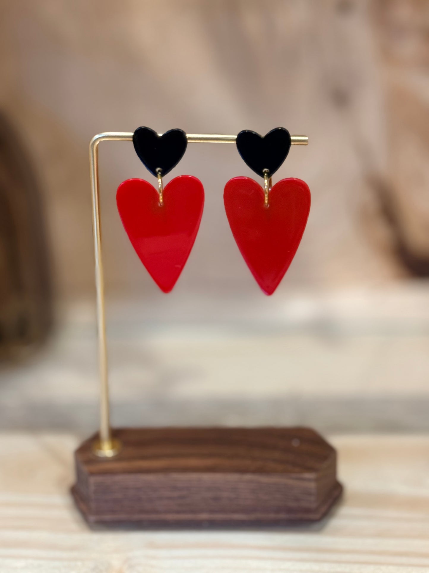 Boucles d’oreilles cœur Amoria en résine rouge, légères et colorées